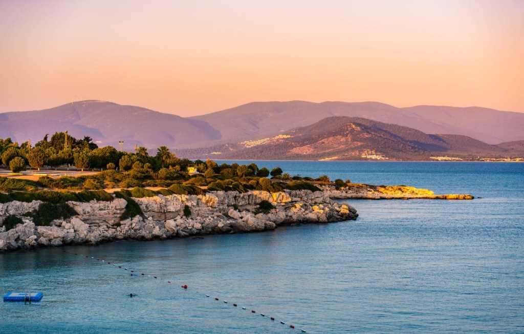 Travel Guides for Popular Holiday Destinations